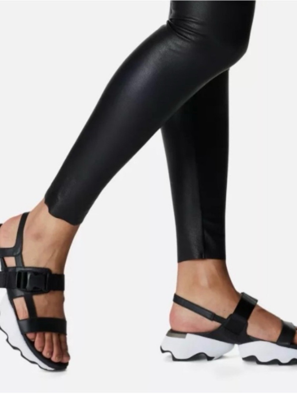NWT Women’s 7.5 Sorel Black and White Kinetic Impact Sling Sandals